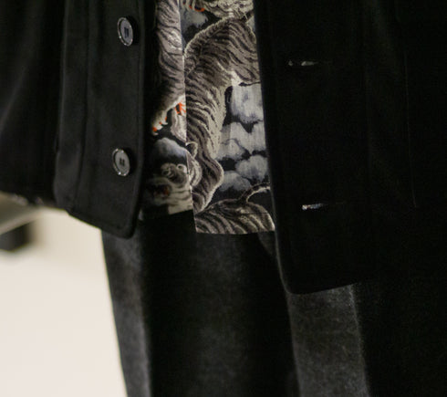 Black Sign L/S 1950s White Tiger Sports Shirt
